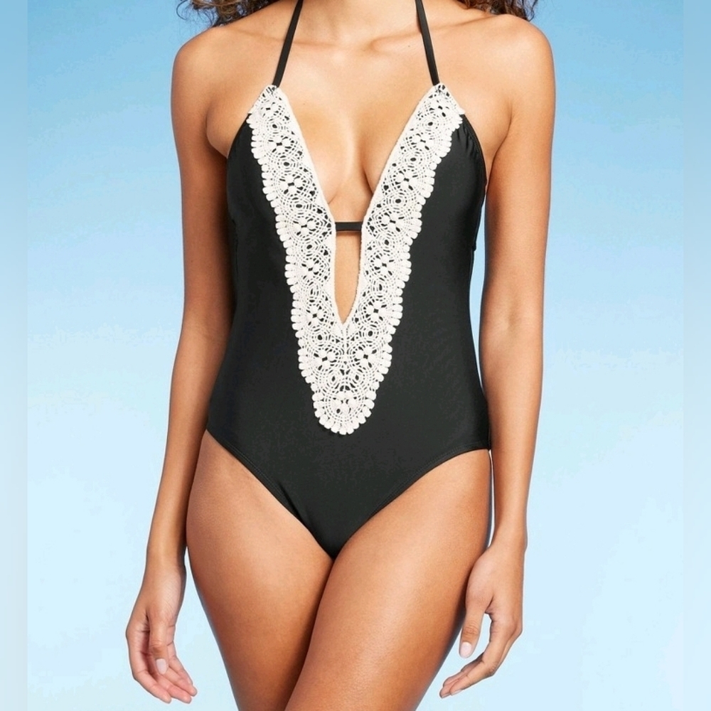 SHADE & Shore Crochet Front One Piece Medium Seat Coverage